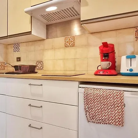 Chez Coralie - T2, 2 Pers, Parking, Balcon Appartamento